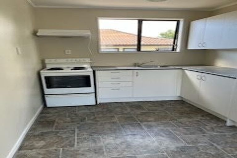 Photo of property in 1/30 Borich Road, Sunnyvale, Auckland, 0612
