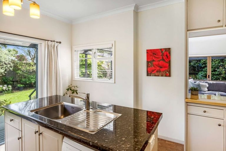 Photo of property in 11 Porritt Street, Saint Johns Hill, Whanganui, 4500