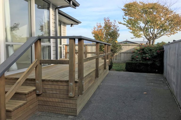 Photo of property in 1/5 Florance Place, Parklands, Christchurch, 8083