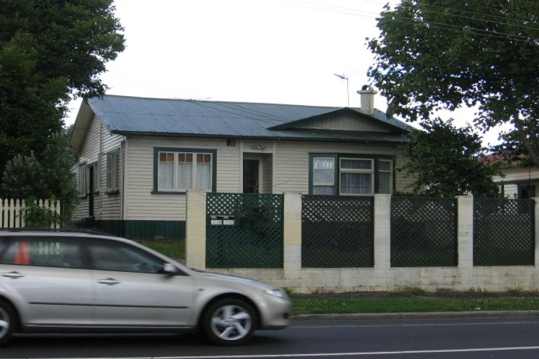 Photo of property in 2/110 Mount Smart Road, Onehunga, Auckland, 1061