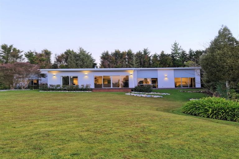 Photo of property in 1 Lakeside Terrace, Westport, 7892