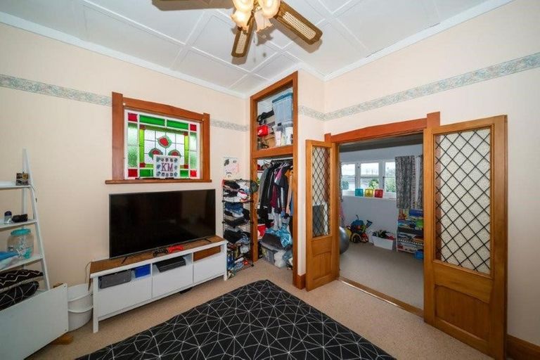 Photo of property in 17 Clifford Street, Hawera, 4610