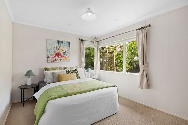 Photo of property in 11 Arirang Rise, Pinehill, Auckland, 0632
