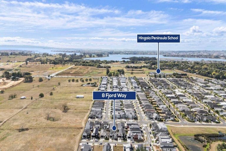 Photo of property in 8 Fjord Way, Karaka, Papakura, 2113