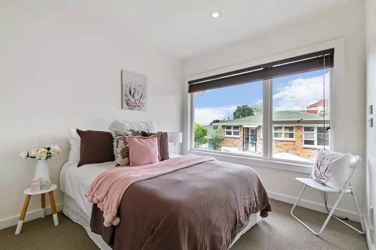 Photo of property in 50b Mellons Bay Road, Mellons Bay, Auckland, 2014