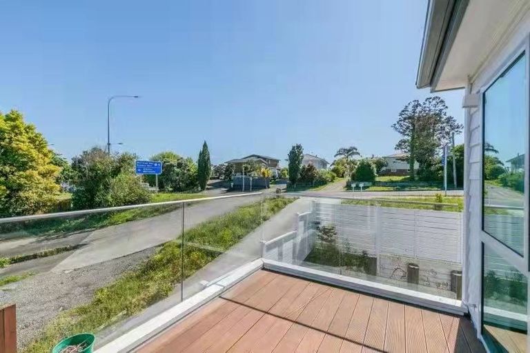 Photo of property in 436 East Coast Road, Windsor Park, Auckland, 0630