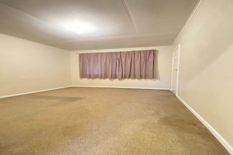 Photo of property in 51 Potter Avenue, Northcote, Auckland, 0627