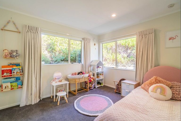 Photo of property in 137 Realm Drive, Paraparaumu, 5032