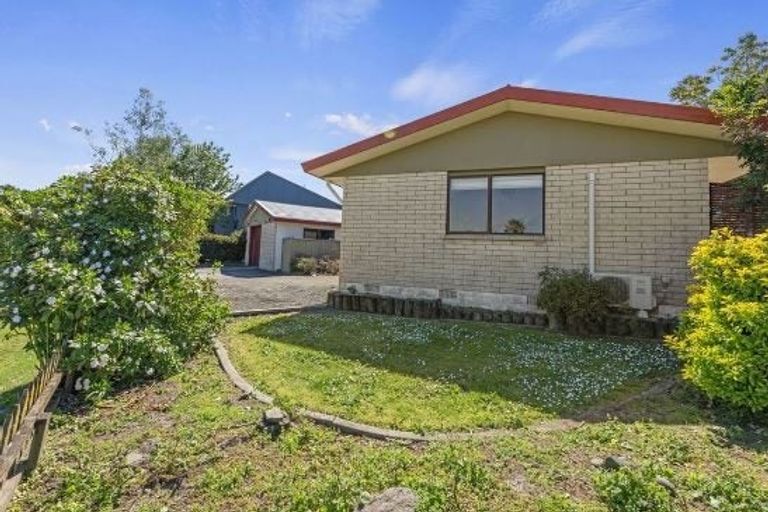 Photo of property in 21 James Cook Drive, Welcome Bay, Tauranga, 3112