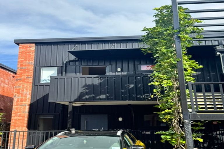 Photo of property in 7 Whakarato Way, Takanini, 2112