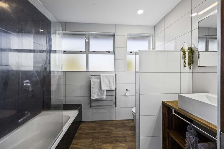 Photo of property in 71 Marama Crescent, Spotswood, New Plymouth, 4310