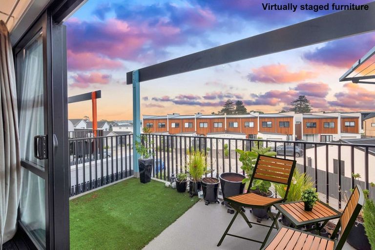 Photo of property in 22 Alexander Willis Crescent, Hobsonville, Auckland, 0616