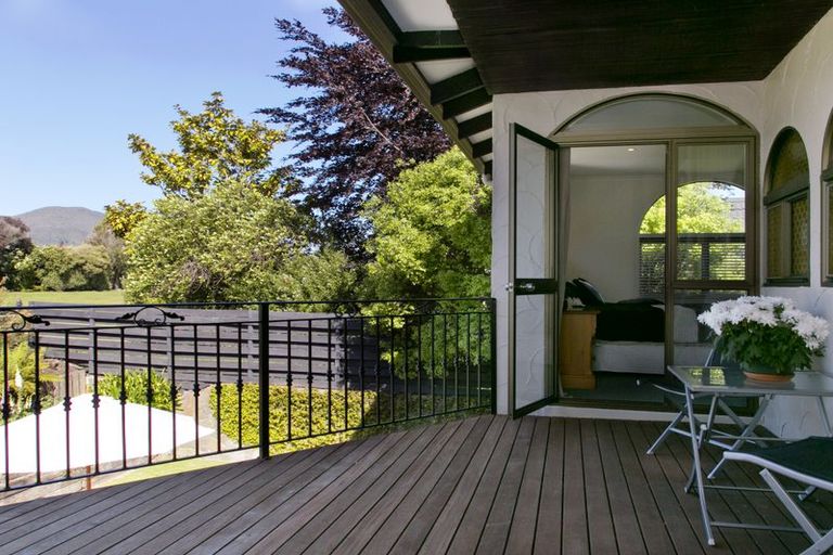 Photo of property in 100 Taupo View Road, Taupo, 3330