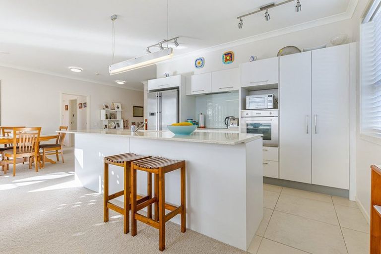 Photo of property in 86 Eaves Bush Parade, Orewa, 0931