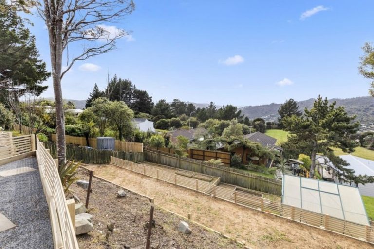 Photo of property in 7 Fenchurch Grove, Stokes Valley, Lower Hutt, 5019