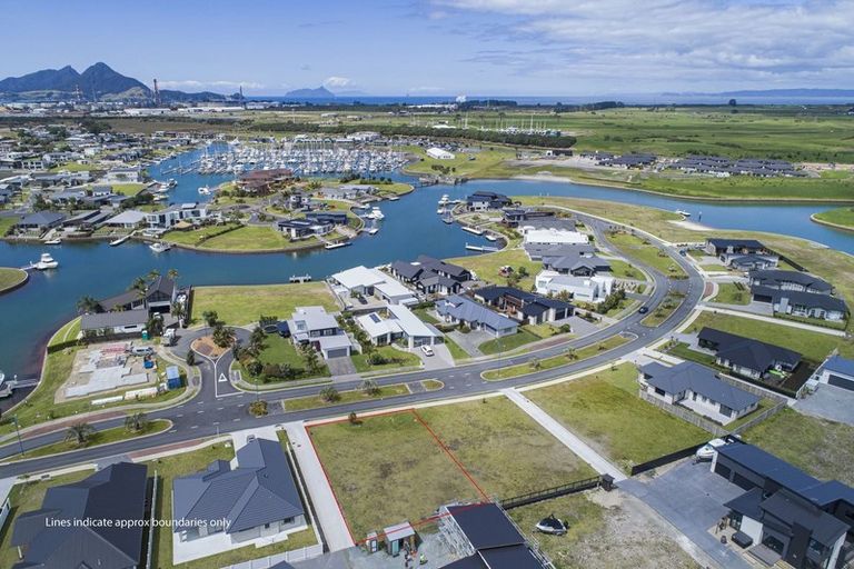 Photo of property in 16 Waitemata Drive, One Tree Point, 0118