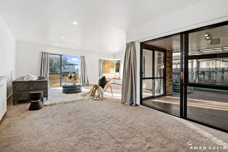 Photo of property in 40 Pigeon Mountain Road, Half Moon Bay, Auckland, 2012