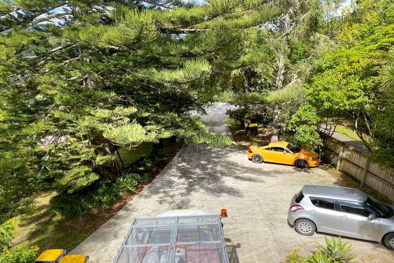 Photo of property in 223 Woodlands Park Road, Titirangi, Auckland, 0604