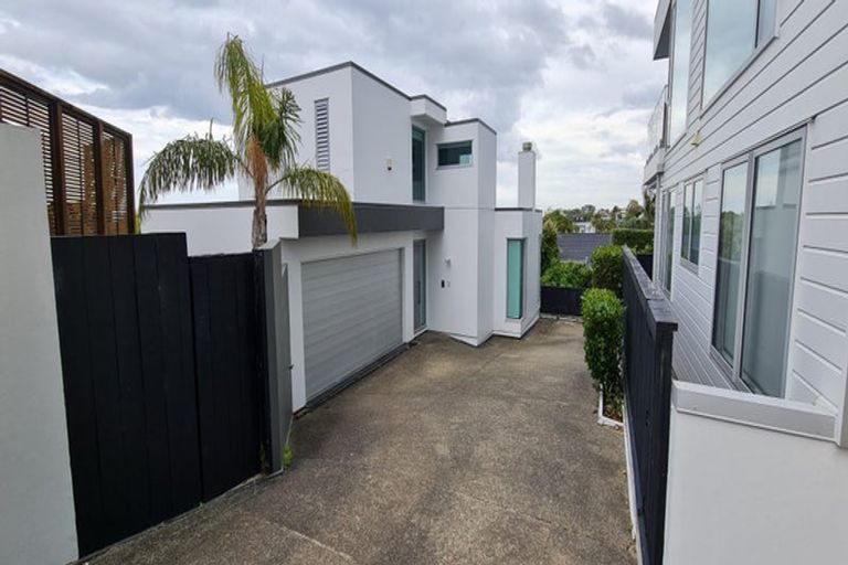 Photo of property in 5a Aberdeen Road, Castor Bay, Auckland, 0620