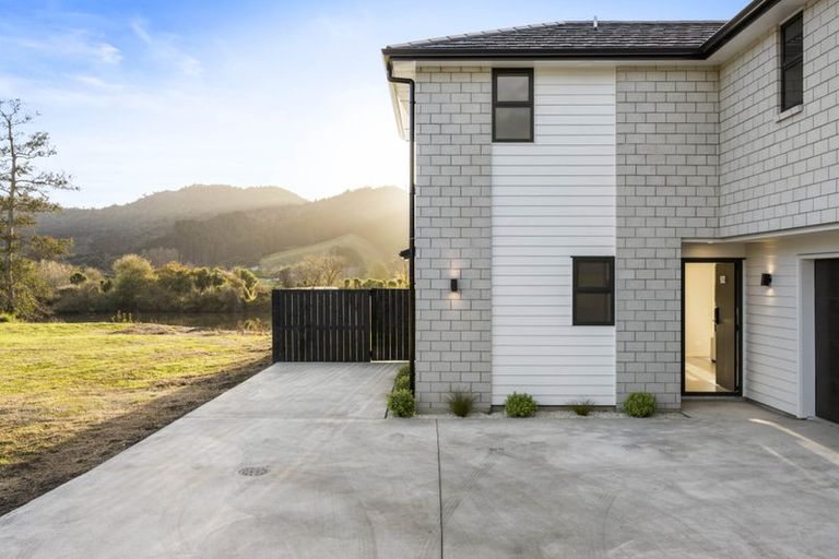 Photo of property in 92 Great South Road, Pokeno, 2402