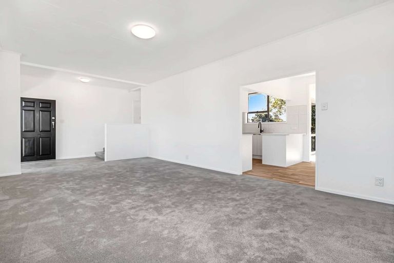 Photo of property in 24 Leaver Place, Weymouth, Auckland, 2103