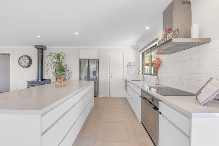 Photo of property in 298 Red Hills Road, Taupaki, Henderson, 0782