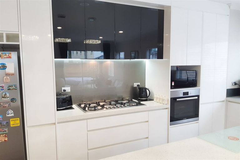 Photo of property in 20 Drumbuoy Drive, Flat Bush, Auckland, 2019