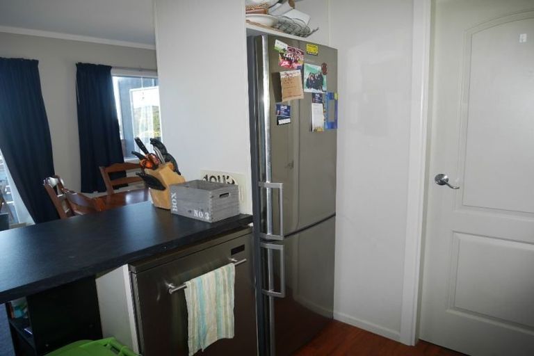 Photo of property in 15 Poneke Drive, Waikanae, 5036