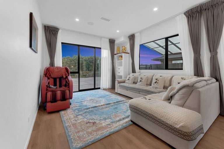 Photo of property in 16 Wheriko Avenue, Glenbrook, 2681