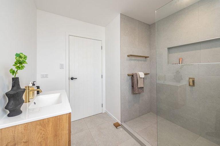 Photo of property in 16 Coleman Avenue, Waverley, 4591