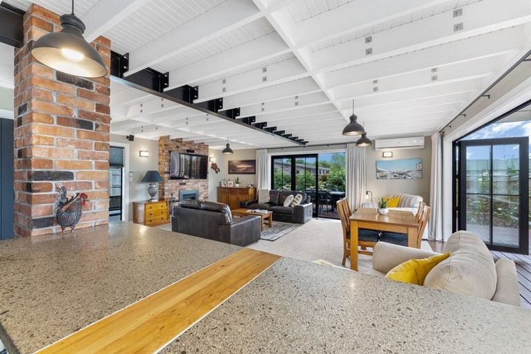 Photo of property in 5 Colombo Street, Hokowhitu, Palmerston North, 4410