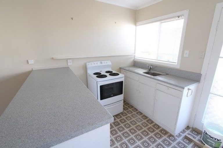 Photo of property in 2/29 Nikau Street, New Lynn, Auckland, 0600