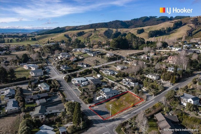 Photo of property in 28 Greenhithe Street, Waihola, Milton, 9073