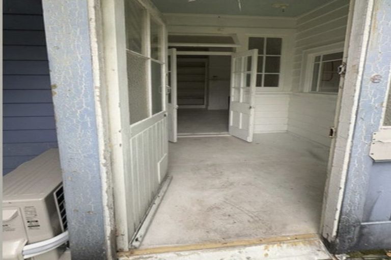 Photo of property in 15 Queens Parade, Devonport, Auckland, 0624