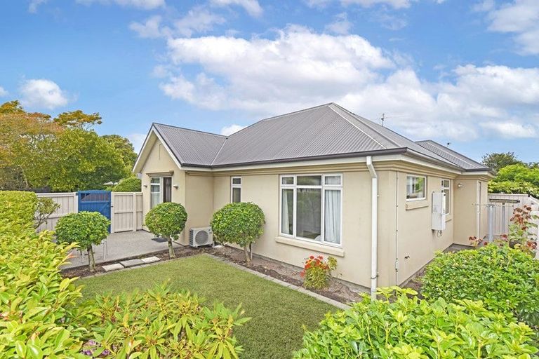 Photo of property in 1/414 Ilam Road, Bryndwr, Christchurch, 8052