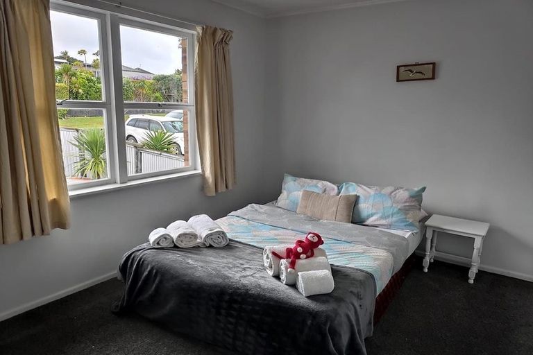 Photo of property in 114 Pacific Parade, Army Bay, Whangaparaoa, 0930