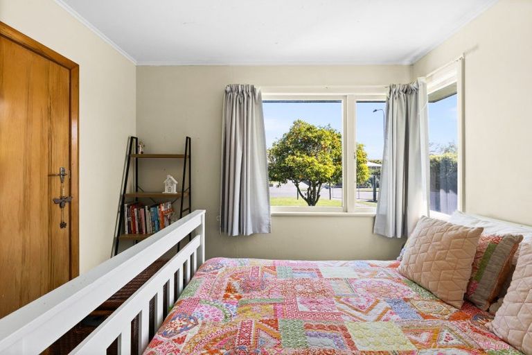 Photo of property in 16 Hitchings Avenue, Onekawa, Napier, 4110