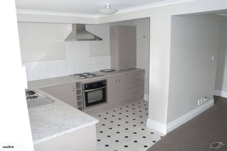 Photo of property in 4/112 Austin Street, Mount Victoria, Wellington, 6011