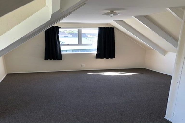 Photo of property in 50 Rhodes Drive, Kelvin Grove, Palmerston North, 4414