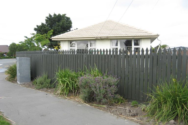 Photo of property in 327 Lake Terrace Road, Shirley, Christchurch, 8061