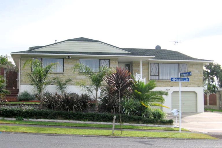 Photo of property in 21 Madill Road, St Andrews, Hamilton, 3200