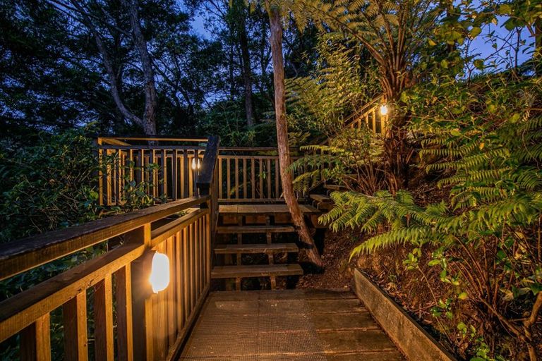 Photo of property in 8 Remu Place, Greenhithe, Auckland, 0632