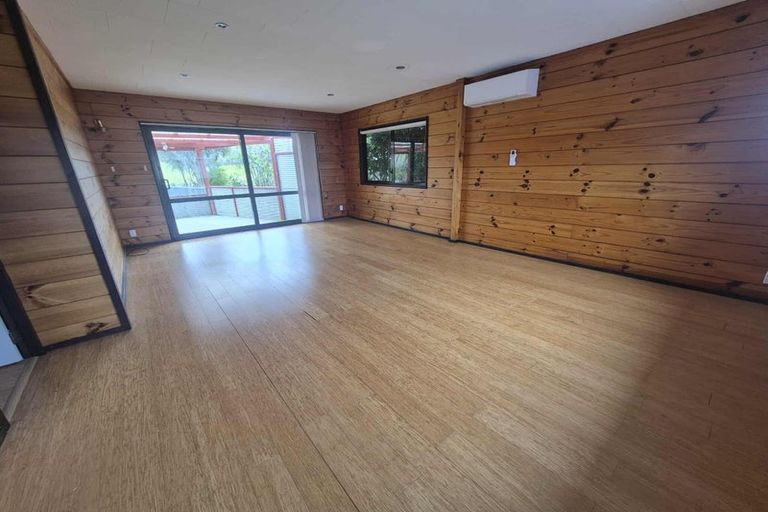 Photo of property in 15b Bay Street, Red Beach, 0932