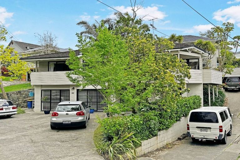 Photo of property in 1/20a Hauraki Road, Hauraki, Auckland, 0622