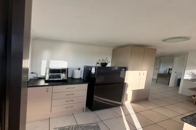 Photo of property in 6 Hume Drive, Hillcrest, Auckland, 0627