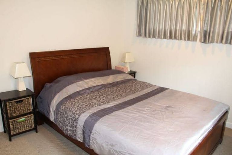 Photo of property in 30a Schnapper Rock Road, Schnapper Rock, Auckland, 0632