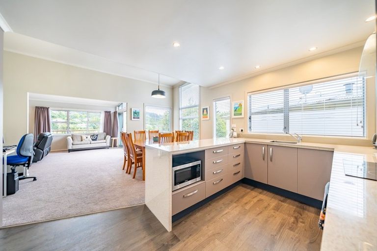 Photo of property in 40 Sunbrae Drive, Silverstream, Upper Hutt, 5019