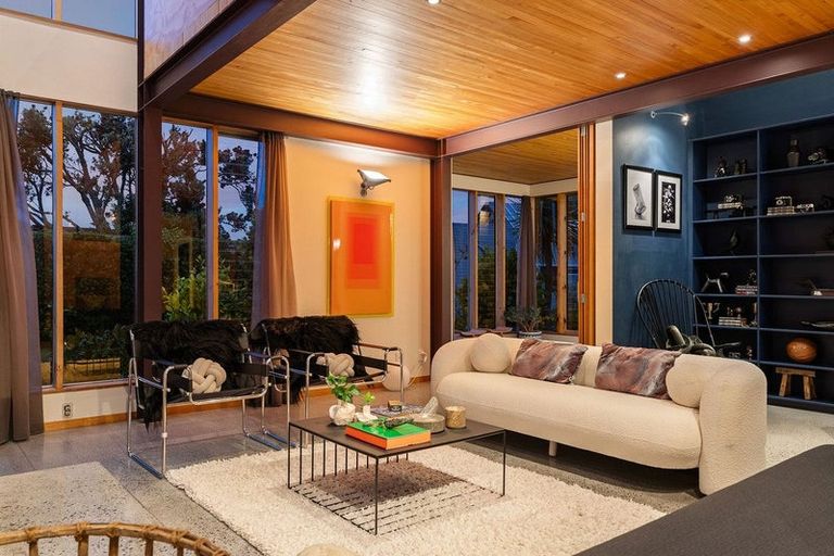 Photo of property in 6 Stormanstown Way, Seatoun, Wellington, 6022