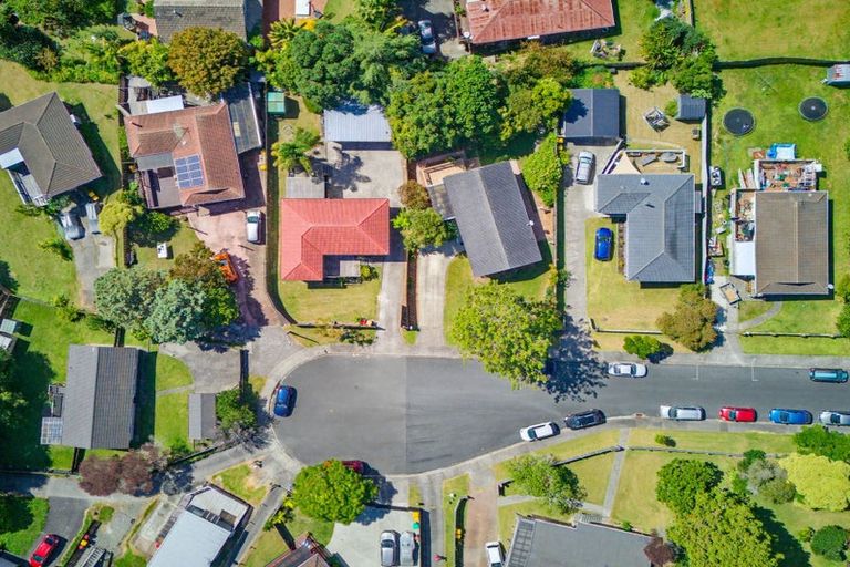 Photo of property in 9 Panzic Place, Glen Eden, Auckland, 0602