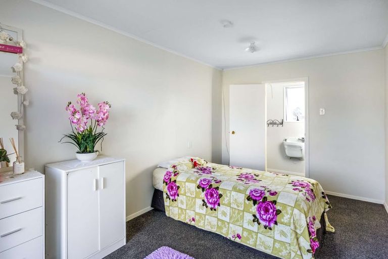 Photo of property in 77 Domett Street, Westport, 7825